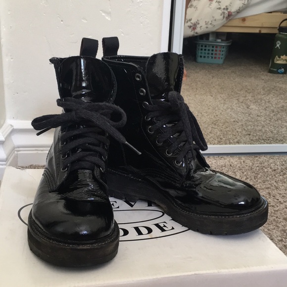 steve madden black patent boots